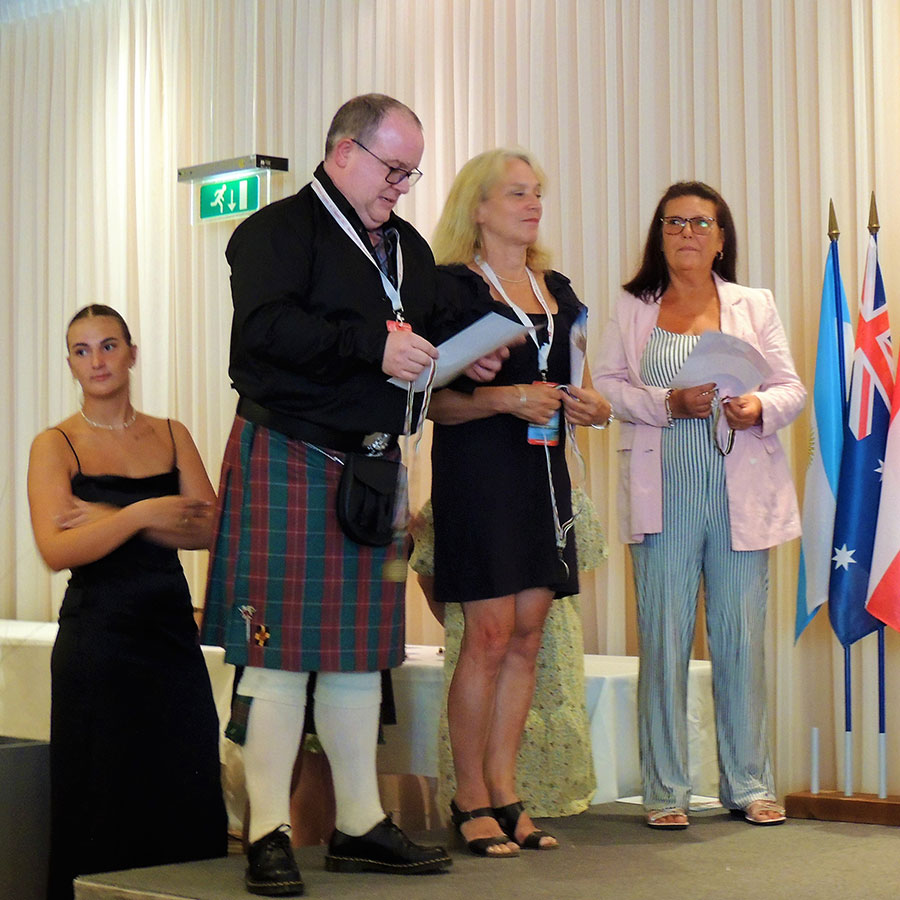 Combination List - Giving Medals: Neil Holley (UK) - Marlène Rijkse (NL) - Manuela Muha (IT)